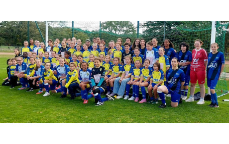 ⚫🔵🟡 Le nouveau Pôle Féminin FCLS - SMPFC s’est animé le week-end dernier ! 🤩
